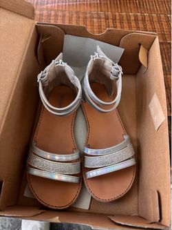 Girls cute sandals
