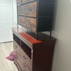 Dresser/tv Stand