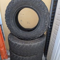 Four Set Of Tire Size 18 Coming Up From Jeep Sahara It Has At Least 40% Lt Unless For A While
