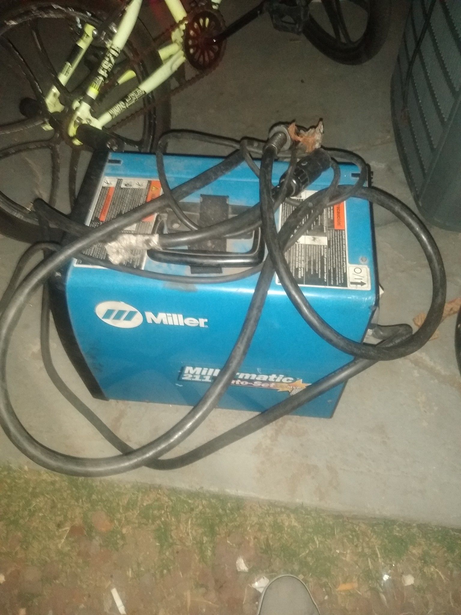 Miller Millermatic 211 MIG Welder with AutoSet for Sale in San