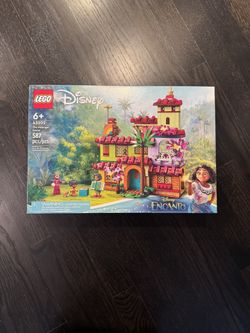 Lego - Encanto The Madrigal Family