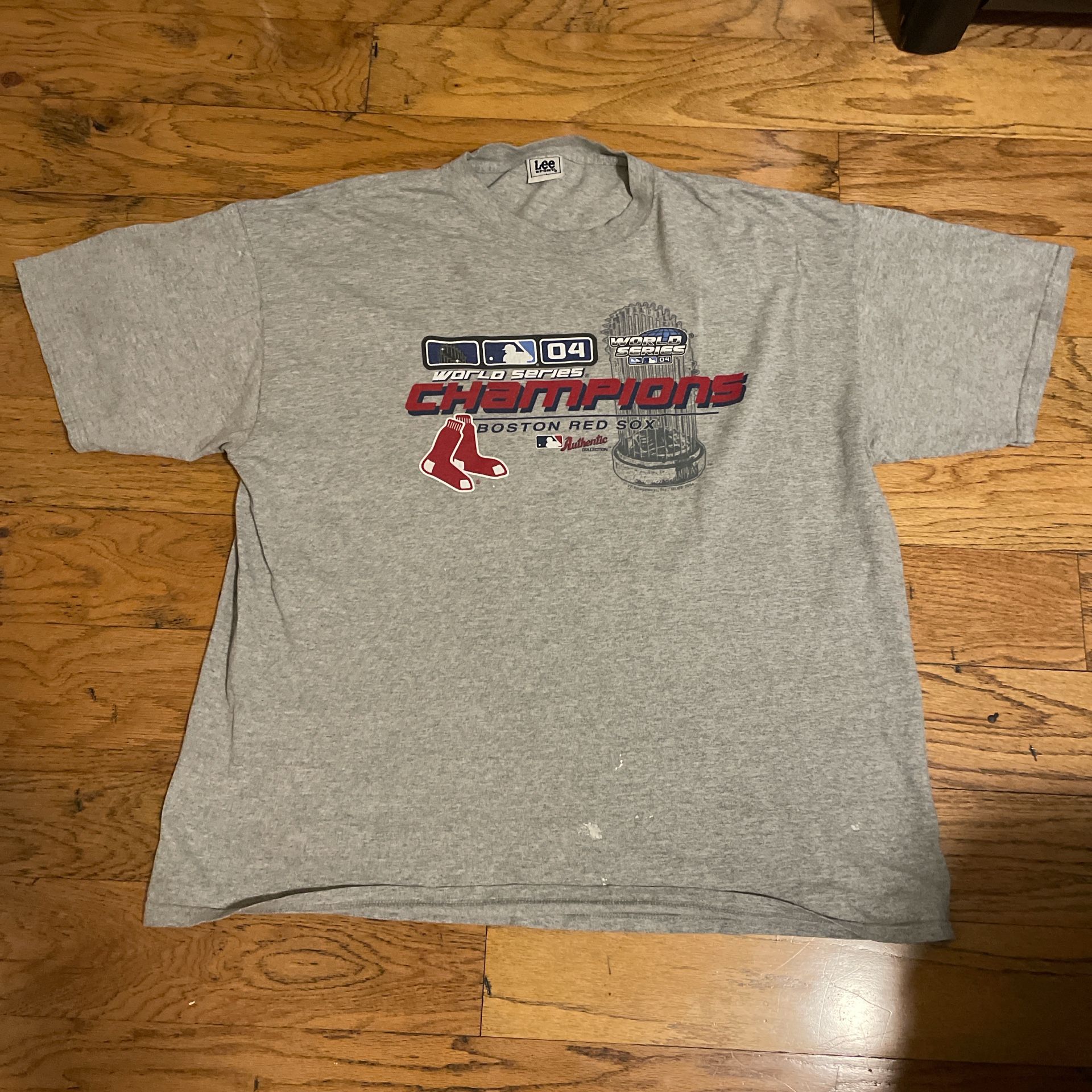 2004 MLB World Series Champions Boston Red Sox Shirt!