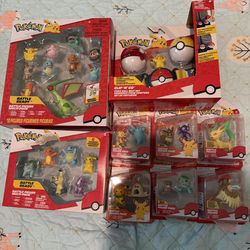 Pokémon battle figures pack and balls