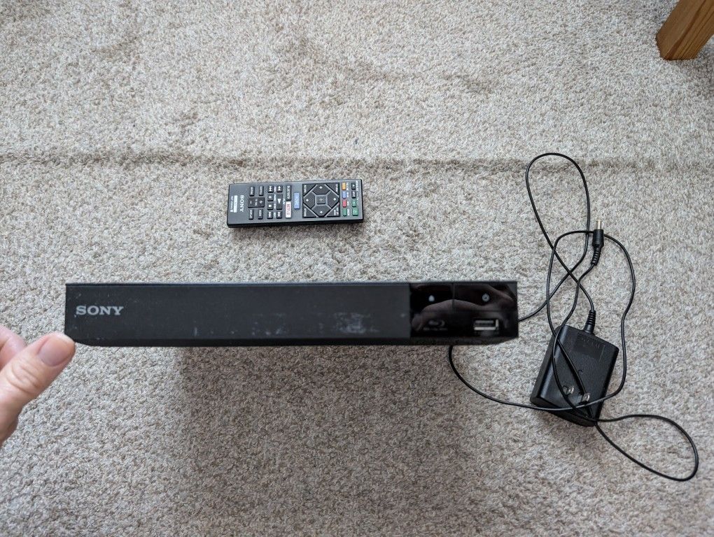 Sony bdp-s6700 Blu-ray 3D Bluetooth player (4k upscale)