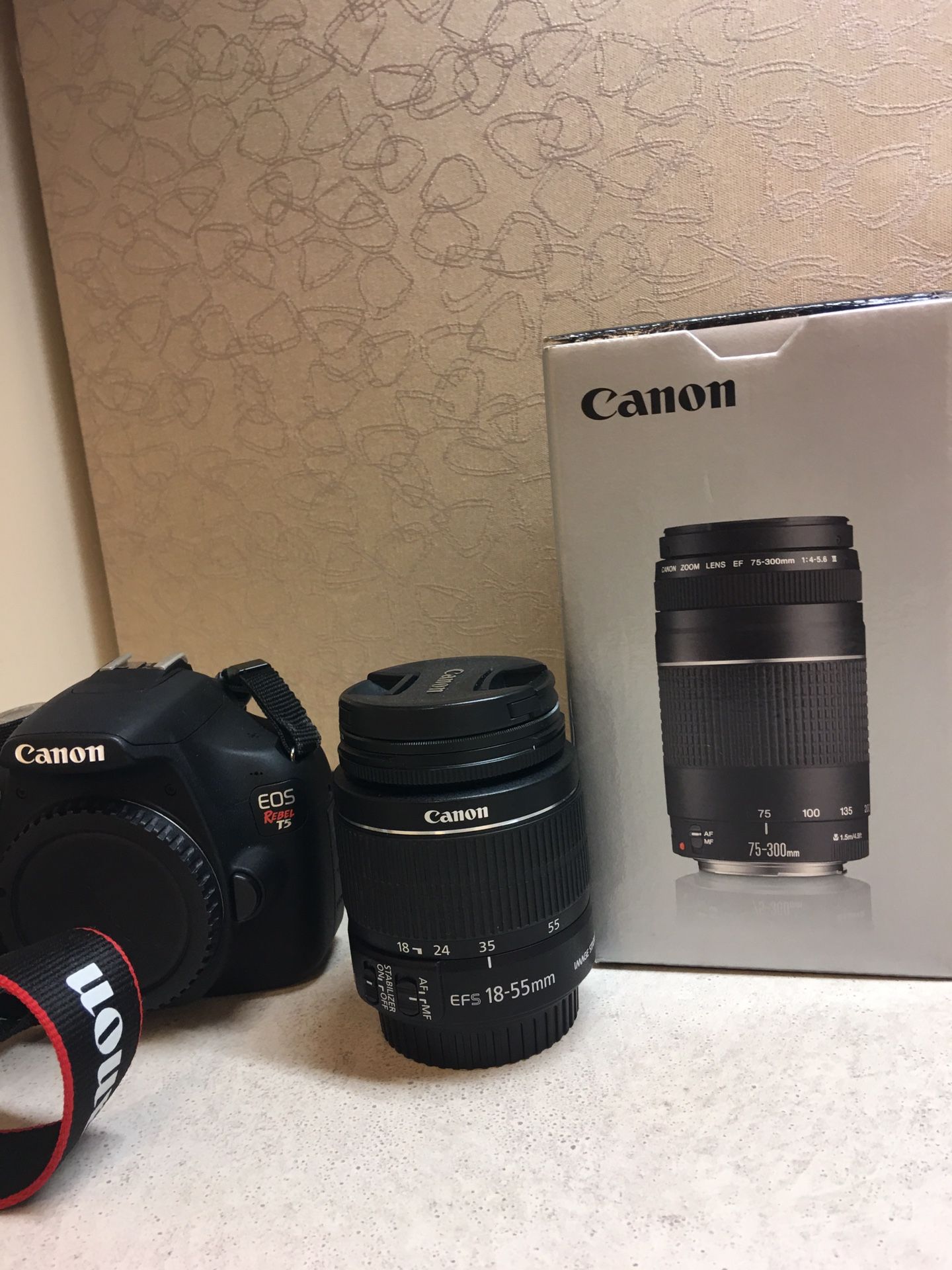 Canon rebel t5 bundle 18-55mm & 75-300mm lens