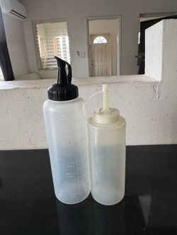 Set of 2 Plastic Squeeze Bottles