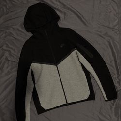 Nike Tech Top