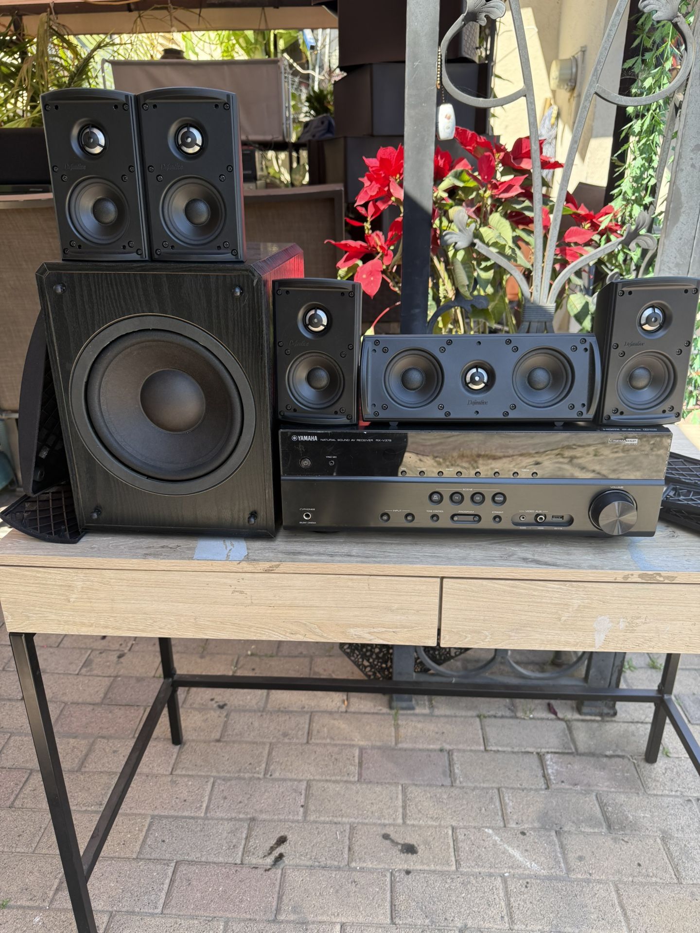 Yamaha Receiver And Definitive Technology Speakers