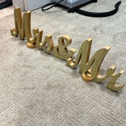 Glitter Mr&mrs Wood Sign 