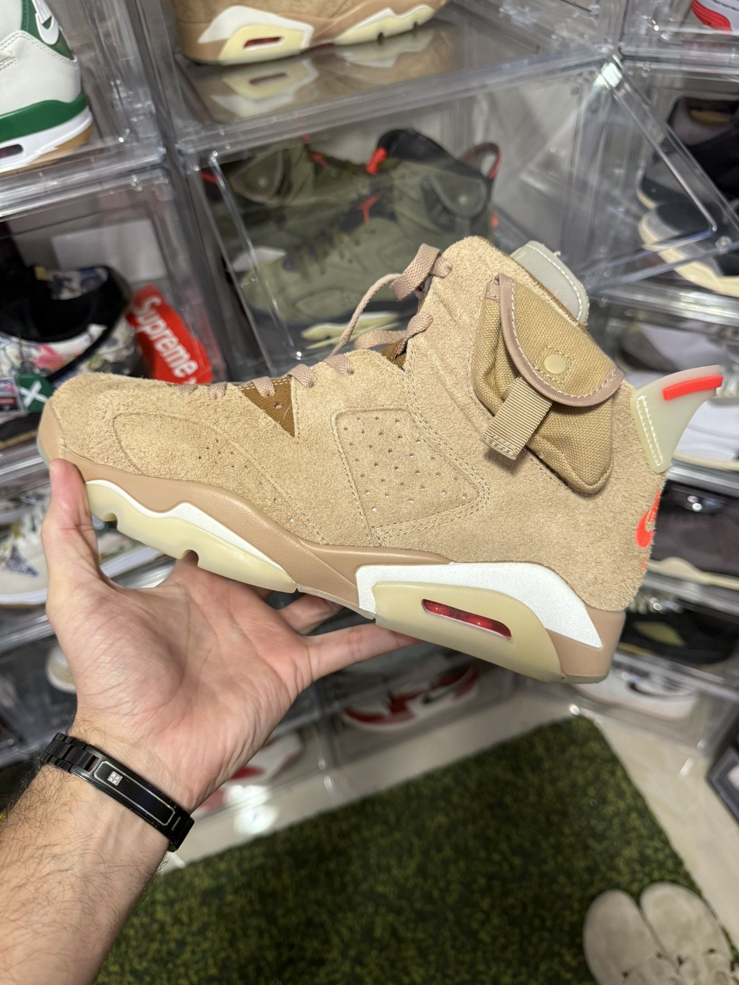 Travis Scott Jordan 6