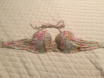 Victoria‘s secret bikini top 34D