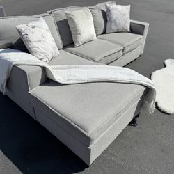 Modern Light Gray Sectional Sofa w/ Storage Chaise DELIVERY AVAILABLE 🚚