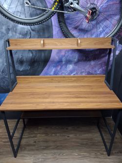 Gaming desk 44x20x50in