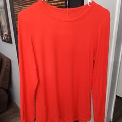 Woman's Light Weight Long Sleeve Size Medium 