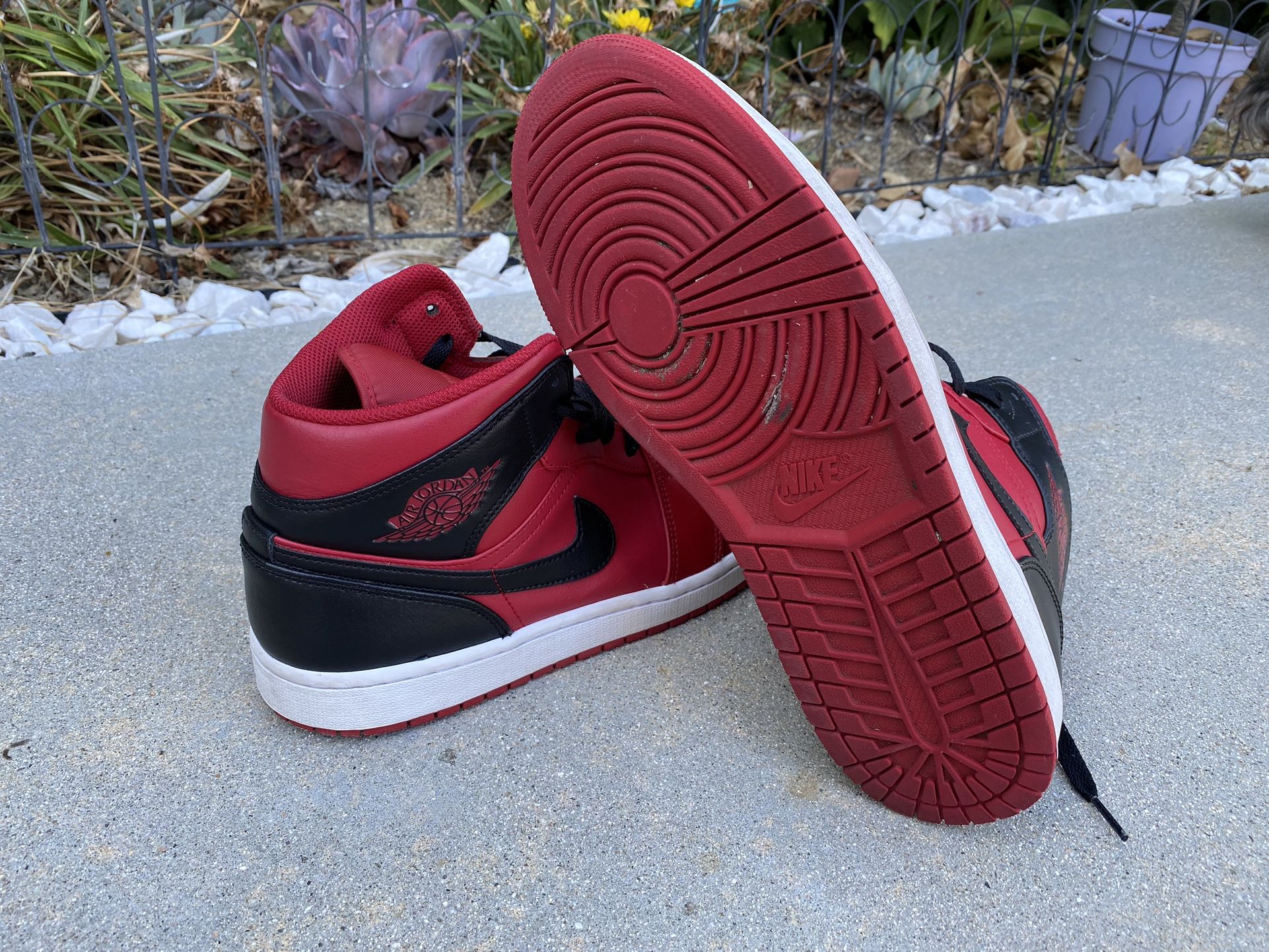 Air Jordan 1 Mid Reverse Bred (Red/Black) 10.5