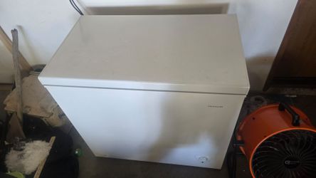 Frigidaire deep freeze 7.0 cu