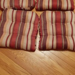 Set of 4 Indoor chair cushions. Like new.