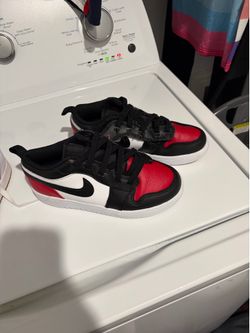 Little kids Jordan 1’s