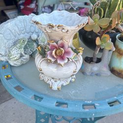 Mid Century Capidomonte Vase Floral Perfect No Chops $15