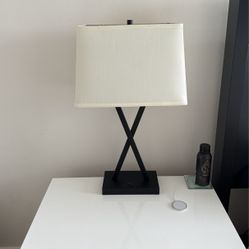 2 Lamps Nightstand 