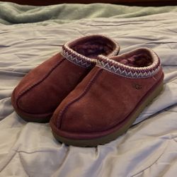 Ugg Purple Tasman Size 5!