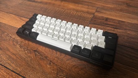 Snpurdiri 60% Wired Gaming Keyboard - Black/White