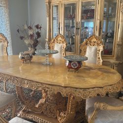 Dinning Table 