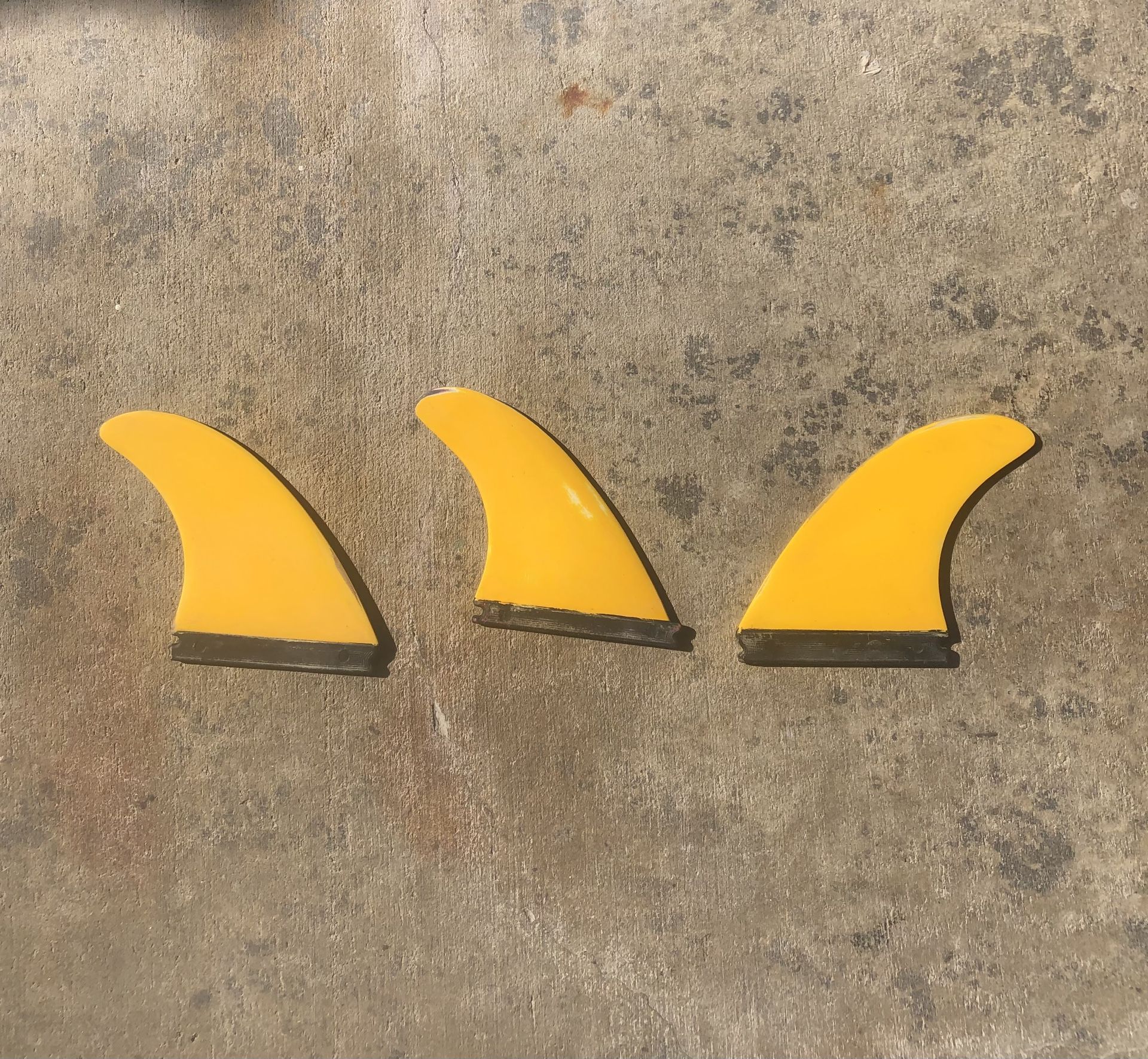 FUTURES YU THRUSTER SURFBOARD FINS - NO DINGS