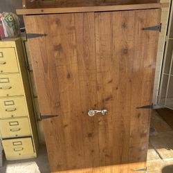 Computer Amiore (1) With Doors, Missing The Pull out keyboard area, and Has Storage area! 