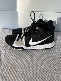 Men’s Nike Kyrie 3 shoes