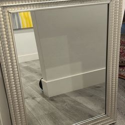 Beautiful Mirror! Great For Any Space 