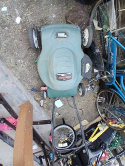Electric lawnmower