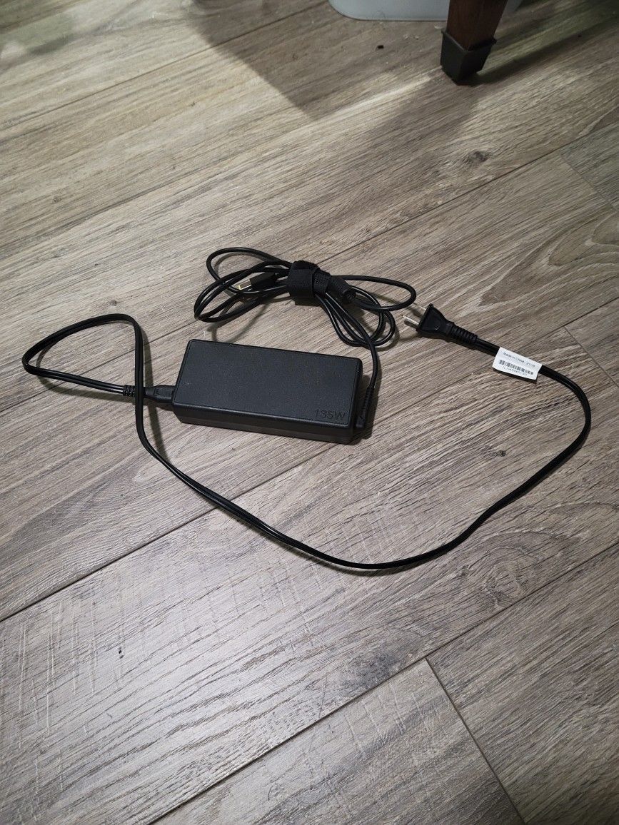 Lenovo 135W AC Adapter