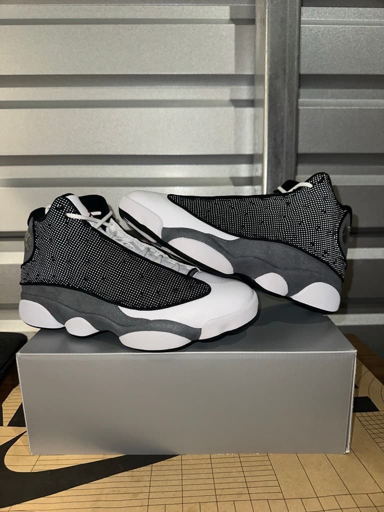 Air Jordan 13 "Black Flint"