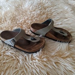 Birkenstock Gizeh Sandals 35 US 5/ 4.5