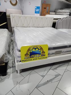 King Sizes Bed With Mattress 