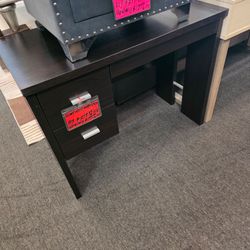 Students desk with 3 drawer
