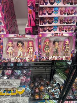 K-pop small toys