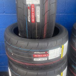 Nitto R2 285/35/19 ( Set of 2 Rears ) 🔥🔥🔥