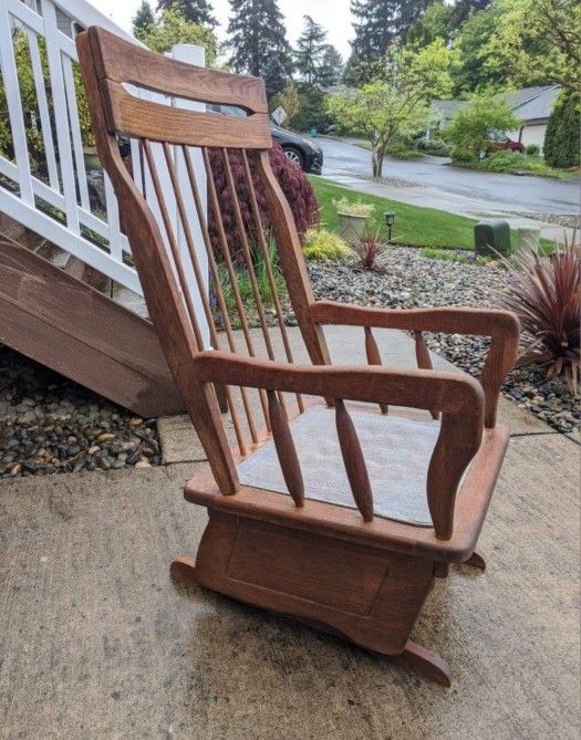 Vintage Wooden Glading Rocking Chair, Natural Wood, Living Room, Baby Room, Any Room Vintage Furnitur, 43-1/2" Tall.