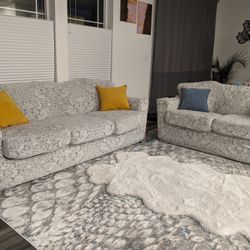 3+2 seater couch set
