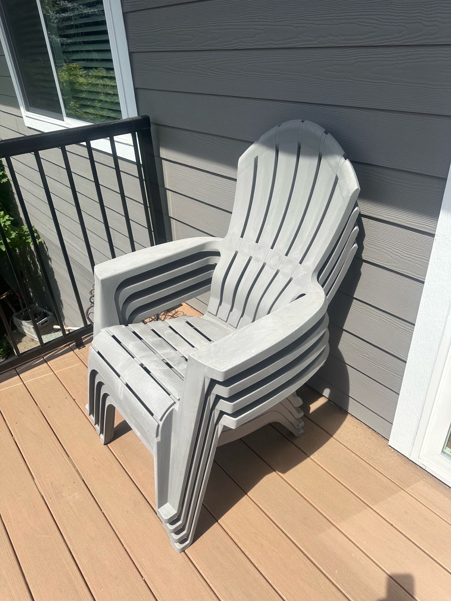 4 outdoor chairs