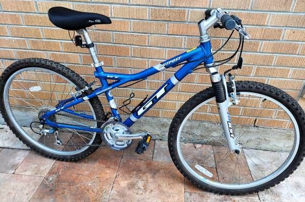 GT Outpost Mountain Bicycle Front Suspension