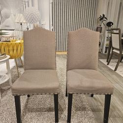 Table Chairs / Accent Chairs 