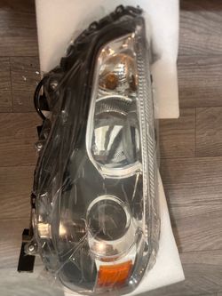 2018 Mitshibishi outlander sport se last drive head lamp