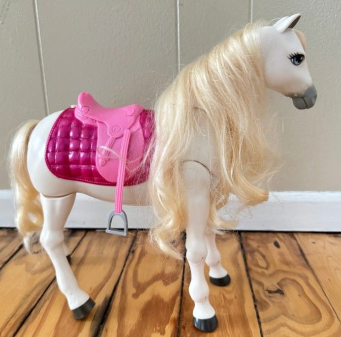 Barbie DreamHorse Walking, Dancing & “talking” Interactive Toy 30+ ReactionsBarbie DreamHorse Walking, Dancing & “talking” Interactive Toy 30+ Reactio