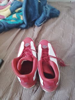 Estos zapatos los estoy vendiendo en 60 son semi nuevos