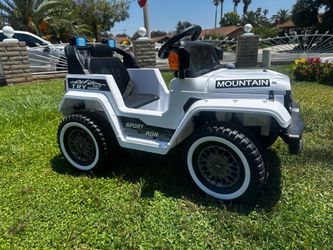 Electric car 12 volt , Bluetooth and remote control