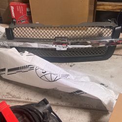 For a 2004 To 2006 Chevy Silverado Grille