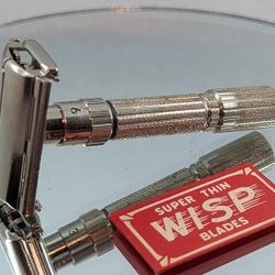 1959 F2 Gillette FatBoy razor